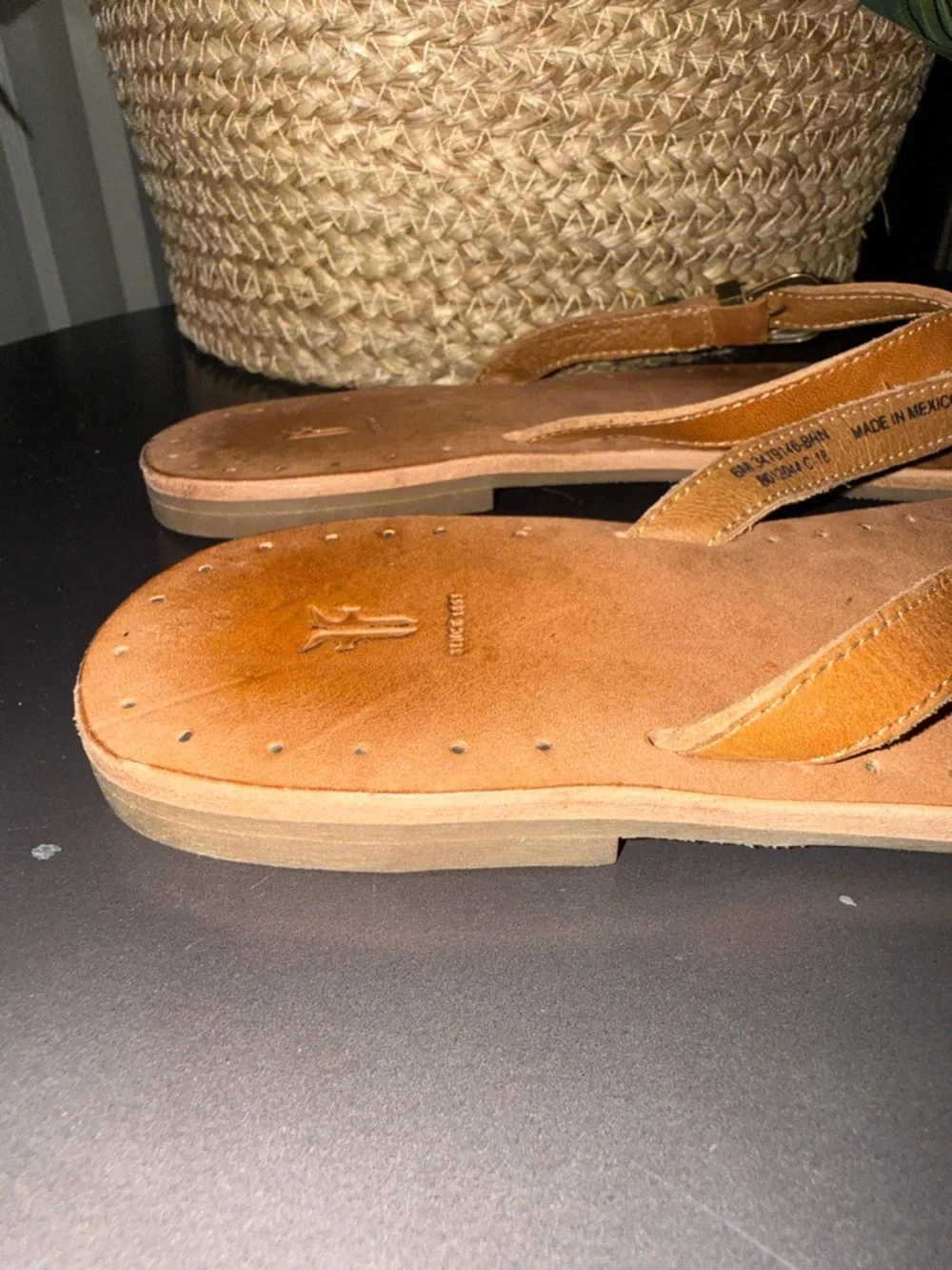 Frye Leather Buckle Thong Sandals in Tan Size 6 Made in Mexico - Picture 6 of 11